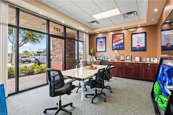 Cape Coral, FL 33991,814 SW Pine Island RD #207