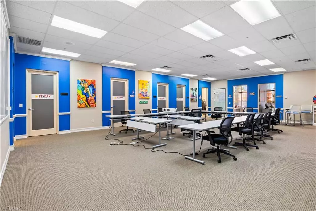 Cape Coral, FL 33991,814 SW Pine Island RD #207