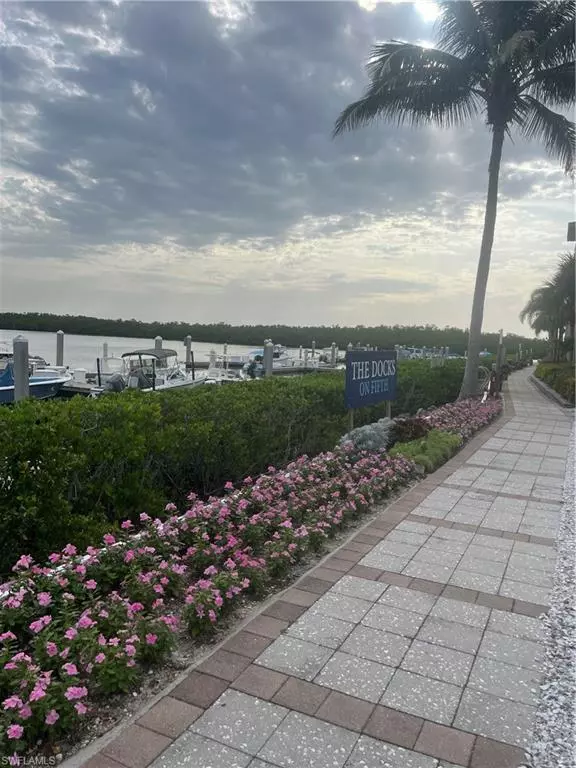 Naples, FL 34102,1345 Fifth AVE S