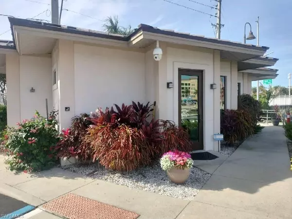 Naples, FL 34102,1345 Fifth AVE S
