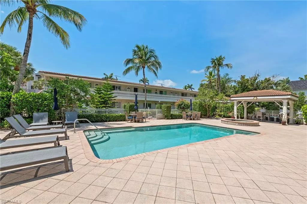 Naples, FL 34102,950 7th AVE S #23