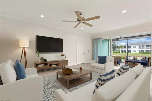 6954 Avalon CIR #703, Naples, FL 34112