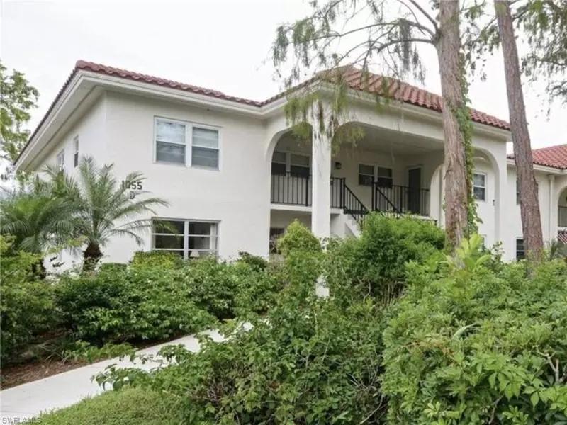 1055 Forest Lakes DR #D213, Naples, FL 34105
