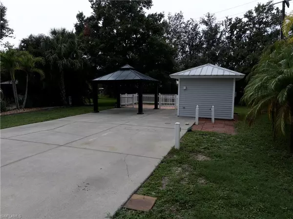Fort Myers, FL 33905,5850 Maplewood CT