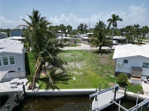 Fort Myers Beach, FL 33931,11271 Azalea LN