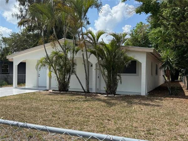 Fort Myers, FL 33916,2938 Market ST