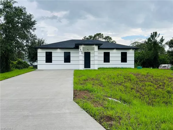 2815 4th ST SW, Lehigh Acres, FL 33976