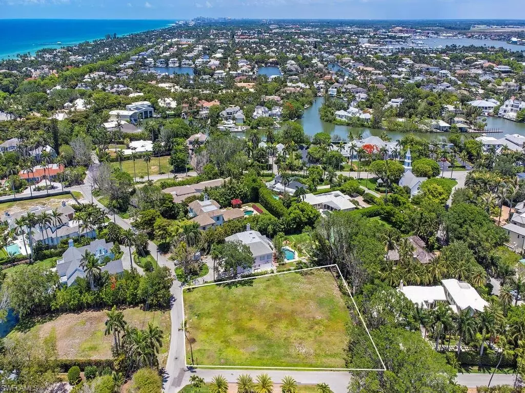 Naples, FL 34102,2545 Lantern LN