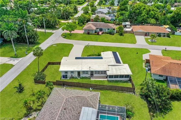 Fort Myers, FL 33919,587 Sanford DR