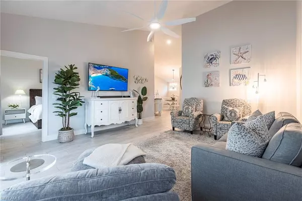 Naples, FL 34104,416 Windsor PL #201