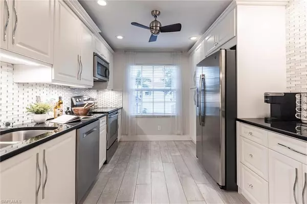 Naples, FL 34104,416 Windsor PL #201