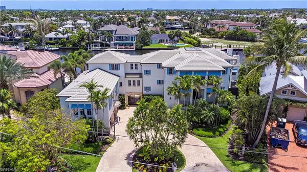 Naples, FL 34102,2001 4th ST S