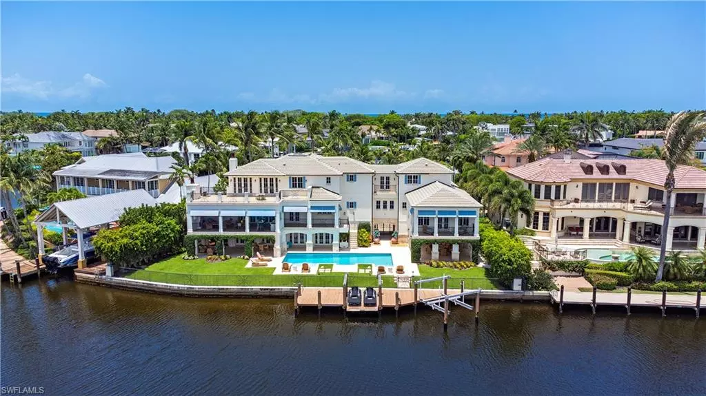 2001 4th ST S, Naples, FL 34102