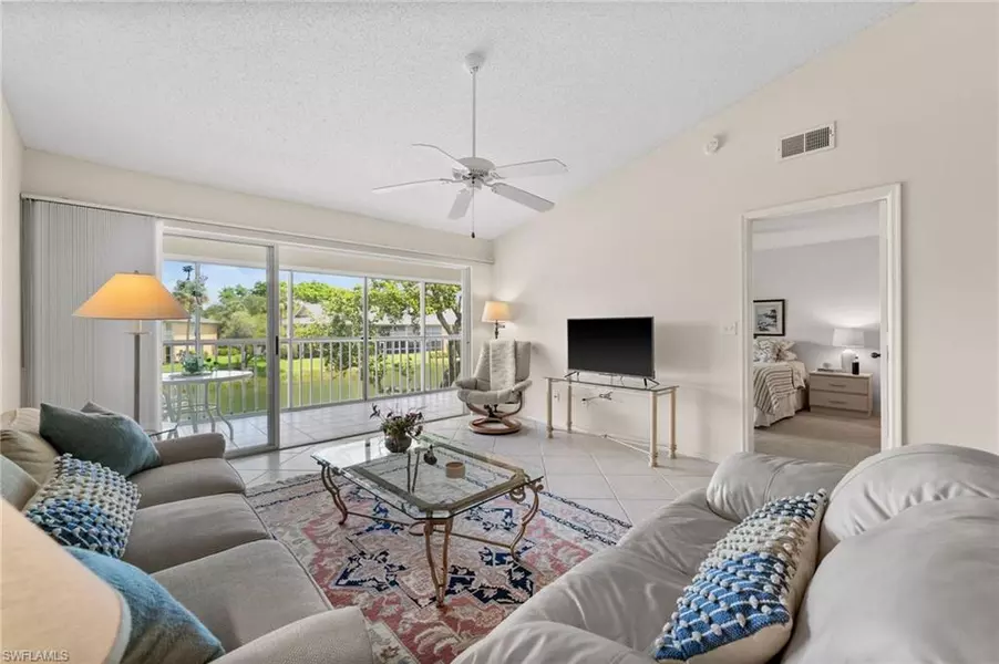 1190 Yesica Ann CIR #B205, Naples, FL 34110