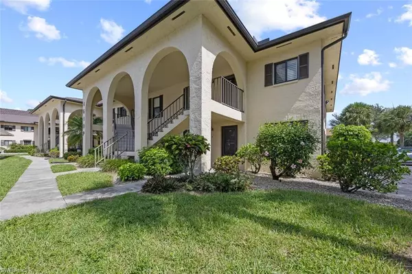 4610 Chantelle DR #P104, Naples, FL 34112