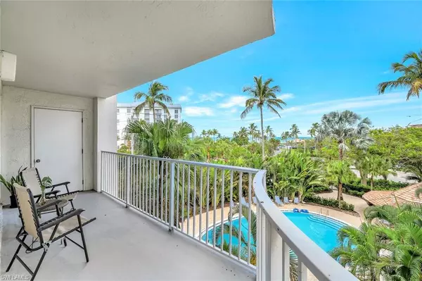 Naples, FL 34102,1300 Gulf Shore BLVD N #410