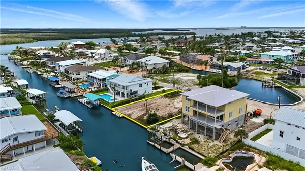 Fort Myers Beach, FL 33931,21730 Madera RD