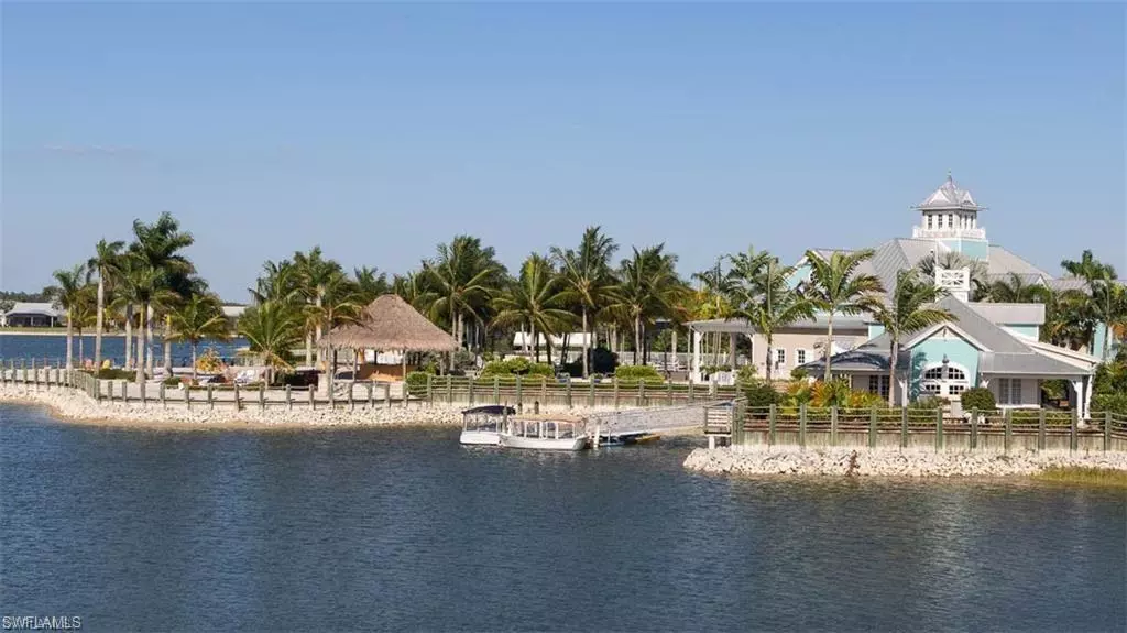 14827 Edgewater CIR, Naples, FL 34114