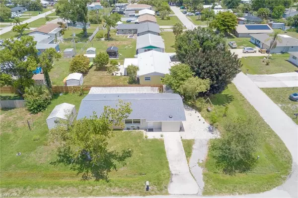 North Fort Myers, FL 33917,372 Park Lane DR