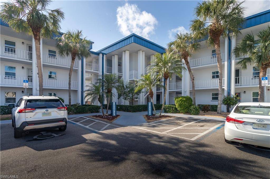 1724 Pine Valley DR #204, Fort Myers, FL 33907
