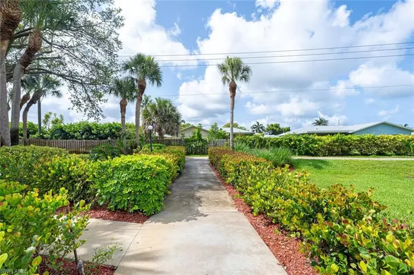 Naples, FL 34112,4130 Looking Glass LN #3802