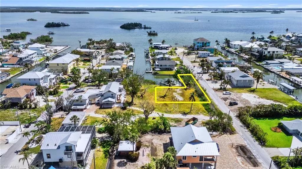 Fort Myers Beach, FL 33931,191 Bahia VIA