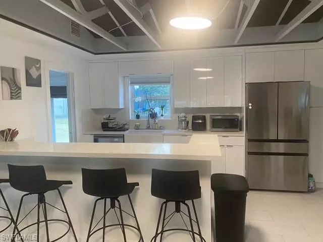 3915 Lotus DR, Naples, FL 34104