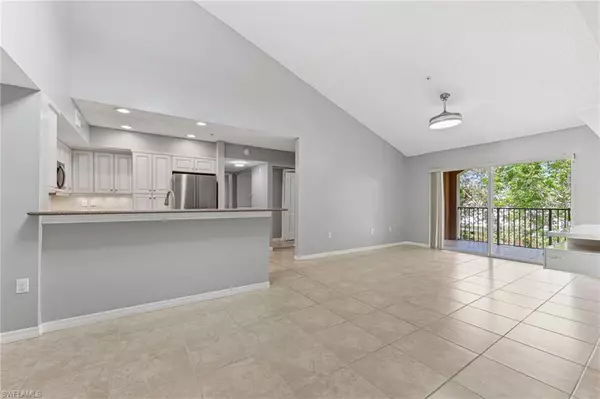 1210 Wildwood Lakes BLVD #304, Naples, FL 34104