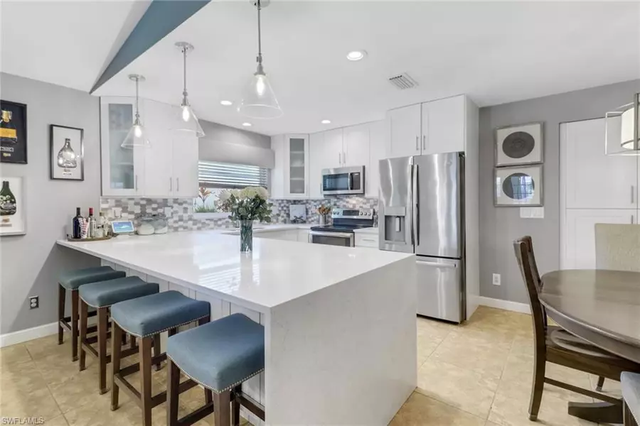 9798 Oxford ST, Naples, FL 34109