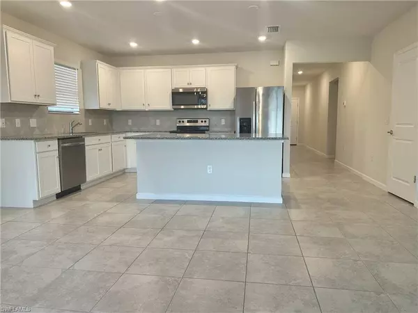 North Fort Myers, FL 33917,16037 Beachberry DR