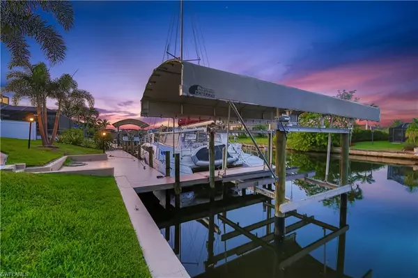 Cape Coral, FL 33914,1528 SW 52nd LN