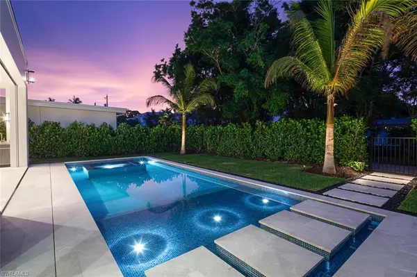 Naples, FL 34102,777 Broad CT S