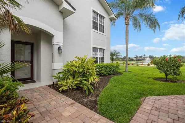 Naples, FL 34110,5921 Three Iron DR #2902