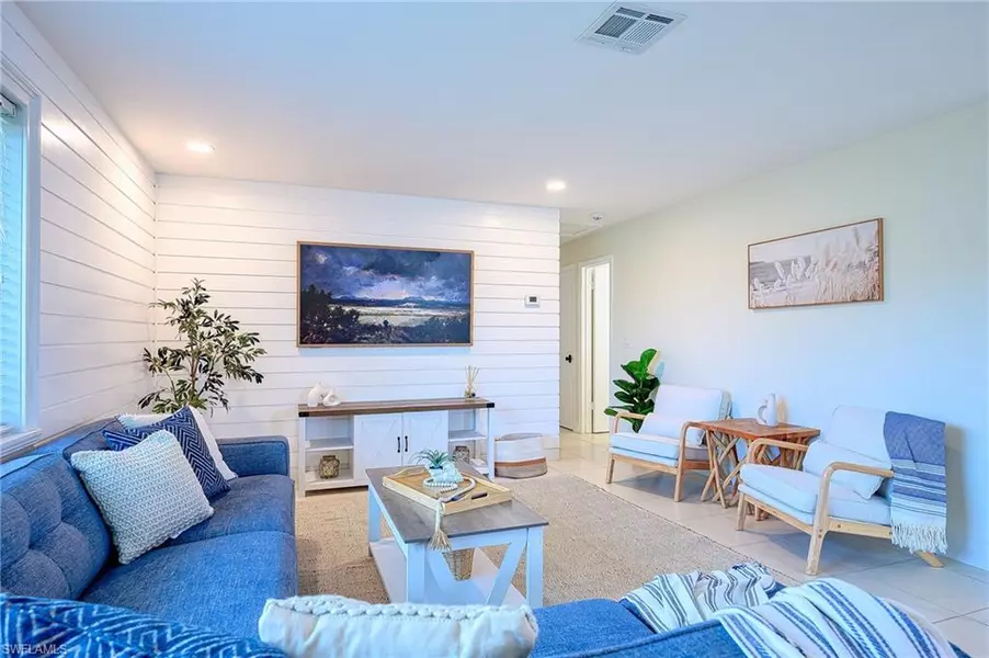 757 101 AVE N, Naples, FL 34108