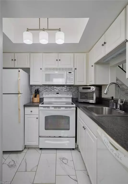 Fort Myers, FL 33907,3297 Royal Canadian TRCE #2