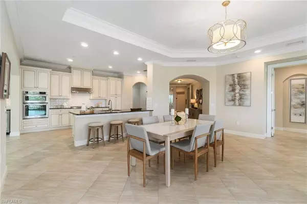 Naples, FL 34109,2768 Tiburon BLVD E #202