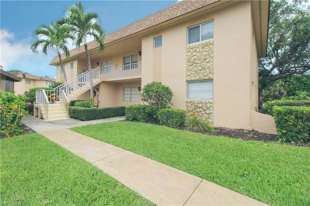 Naples, FL 34110,729 Palm View DR #D4