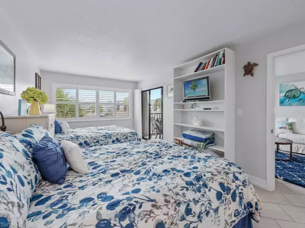 Marco Island, FL 34145,1019 Anglers CV #F302