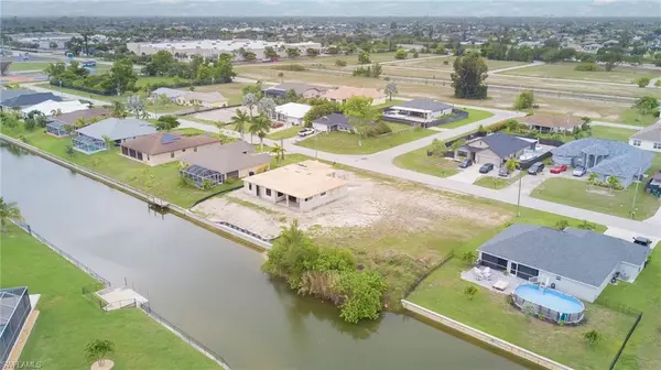 Cape Coral, FL 33991,421 SW 23rd TER