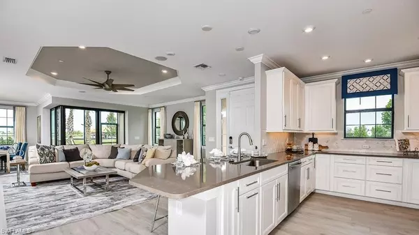 Naples, FL 34114,15323 Lucerna ST #104