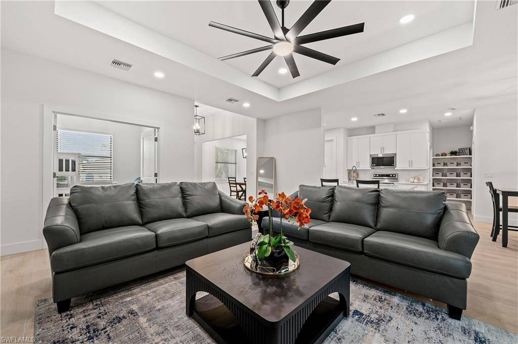 Bonita Springs, FL 34135,27071 Holly LN