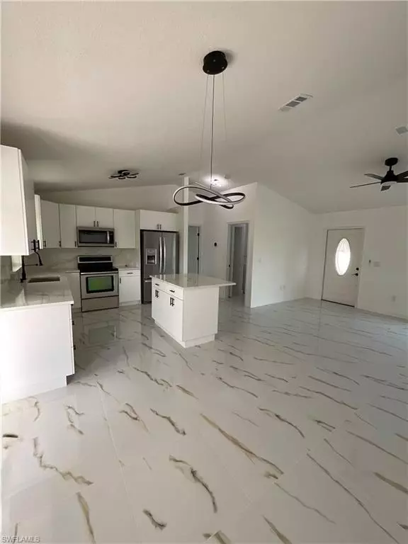 Cape Coral, FL 33990,309 SE 8th ST