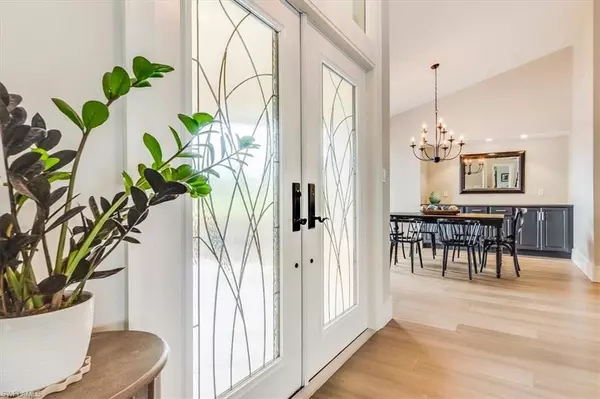 2209 Regal WAY, Naples, FL 34110