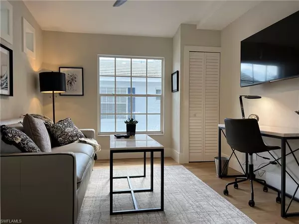 Naples, FL 34108,7087 Barrington CIR #201