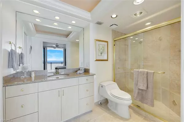 Marco Island, FL 34145,180 Seaview CT #607