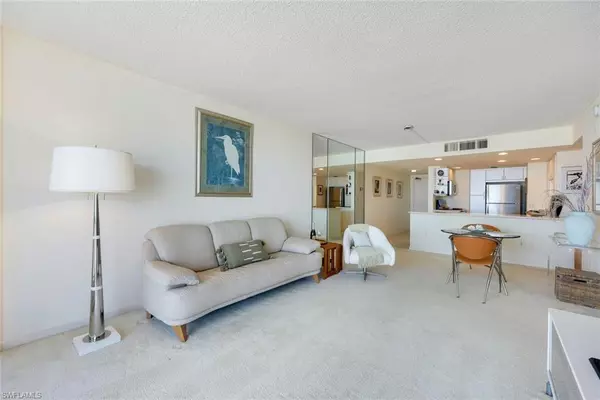 Marco Island, FL 34145,180 Seaview CT #607