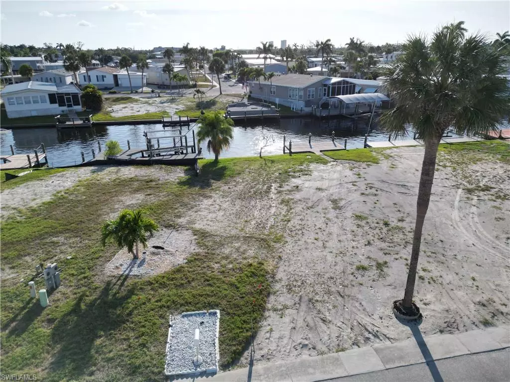 Fort Myers Beach, FL 33931,17630 Peppard DR
