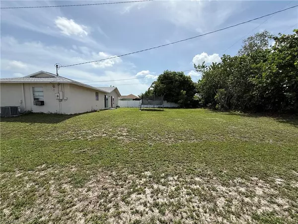Cape Coral, FL 33990,317 SE 14th TER