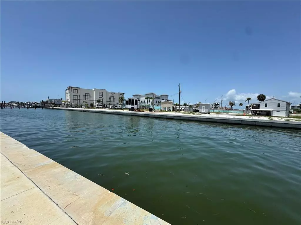 Fort Myers Beach, FL 33931,19281 19 San Carlos Blvd