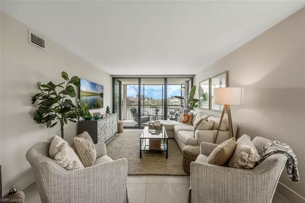 Naples, FL 34108,10562 Gulf Shore DR #202